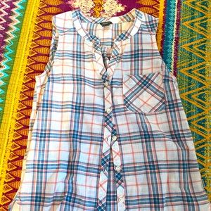 Eddie Bauer sleeveless shirt